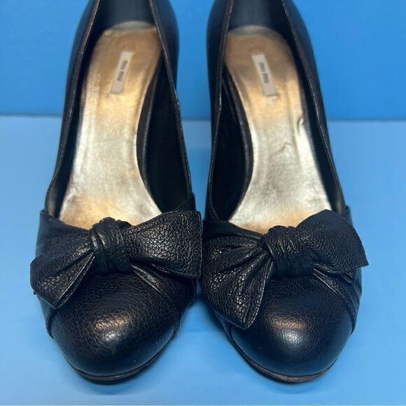Miu Miu Donna Pebbled Leather Stiletto Soft Ribbon Bow Heels in Nero EU36/US6 - Picture 2 of 12